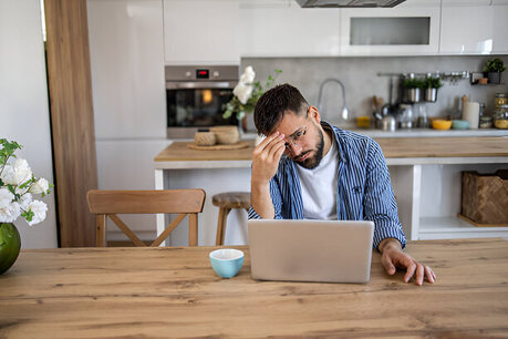 Kurumsal Wellbeing Programı Nedir? Çalışan Sağlığında Yeni Dönem 2 kurumsal wellbeing programı ile destek alan bir çalışan